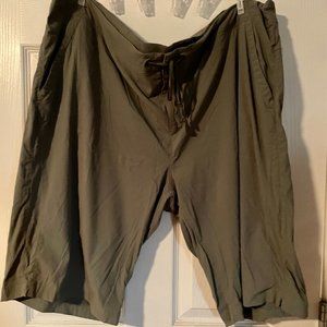Columbia 24W army green, women's capris